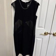 Chanel Vintage 04A sleeveless bouclé shift dress w/leather trim Made In France