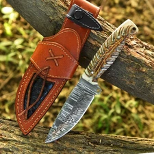 Damascus Steel Full Tang Hunting Handmade Knife with Pine Cone & Leather Sheath