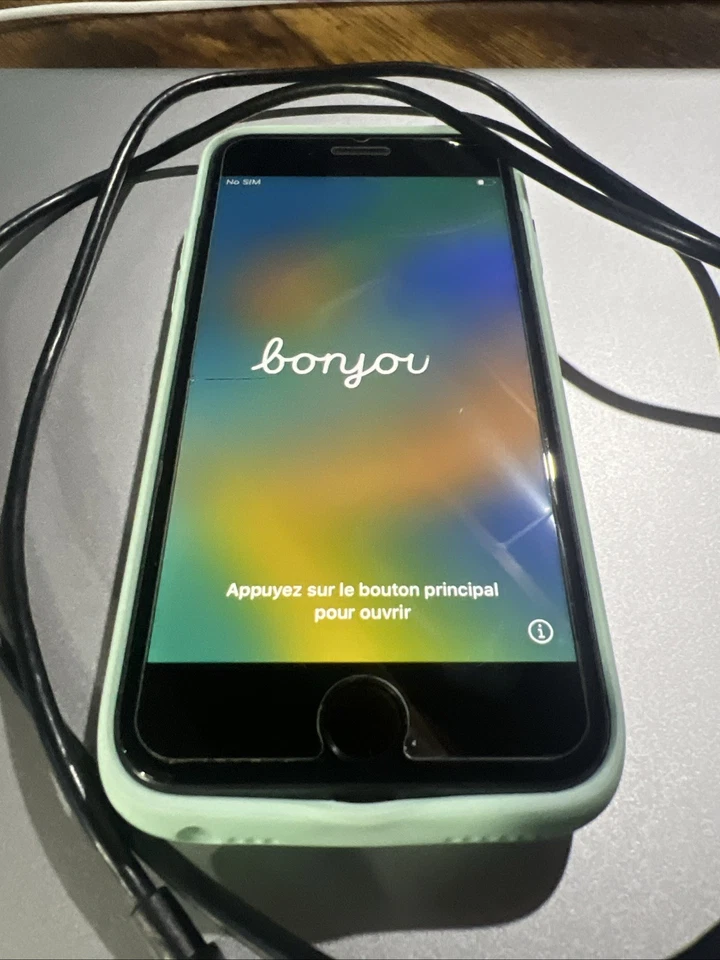 Apple iPhone 8 - (Great Condition) - Unlocked, AT&T, T-Mobile, Verizon - Image 3 of 4