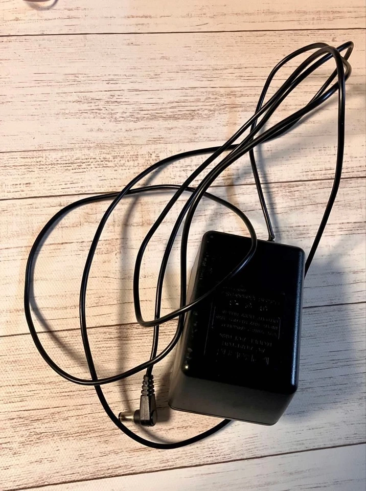 Roland GAIA SH-01 Synthesizer with Power Adapter & Soft Case Tested Japan - Image 2 of 4