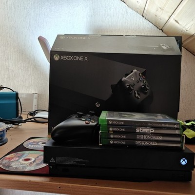 Microsoft Xbox One X 1TB Spielekonsole, OVP, Original controller, 6 Spiele