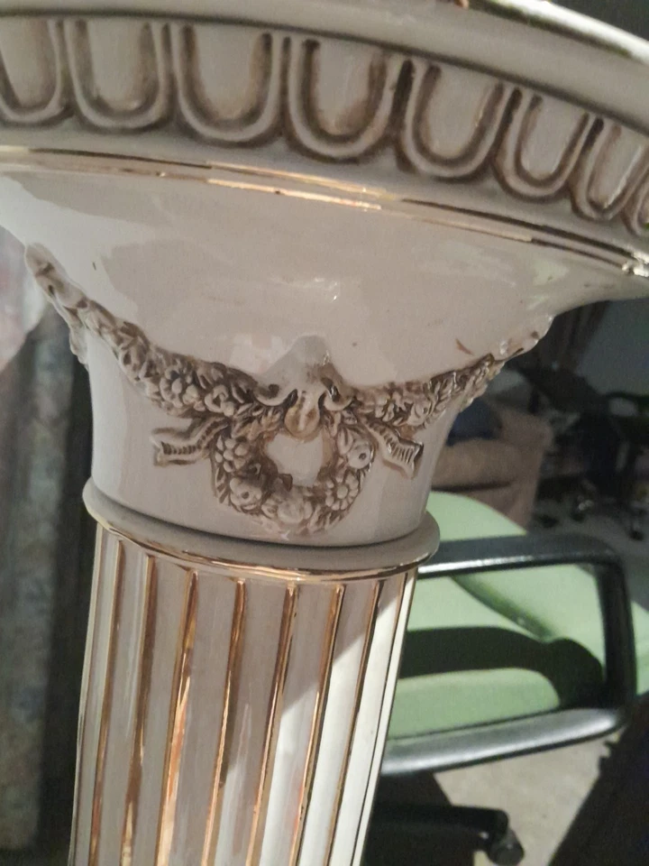 Capadomonte Stand Just Lovelly REDUCED - image 4 of 4