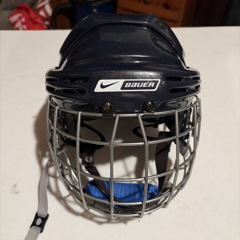 Nike Bauer Adult Small Hockey Helmet Oval True Vision NBH5500S