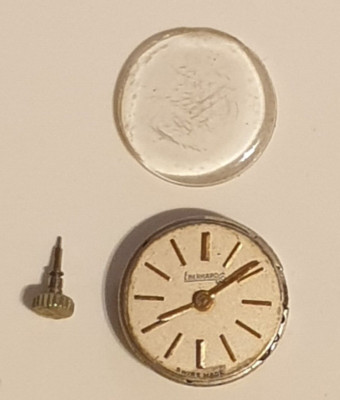 EBERHARD SWISS MADE 17 JEWELS UHRWERK 13 GEHÄUSE ZIFFERBLATT MIT ZEIGERN VITRINE