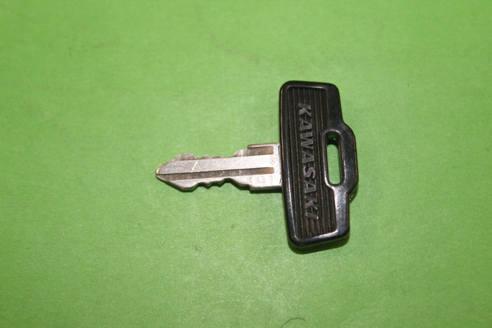 NOS Genuine Kawasaki Key 191 Mach III 500 H1 H1D Factory Original