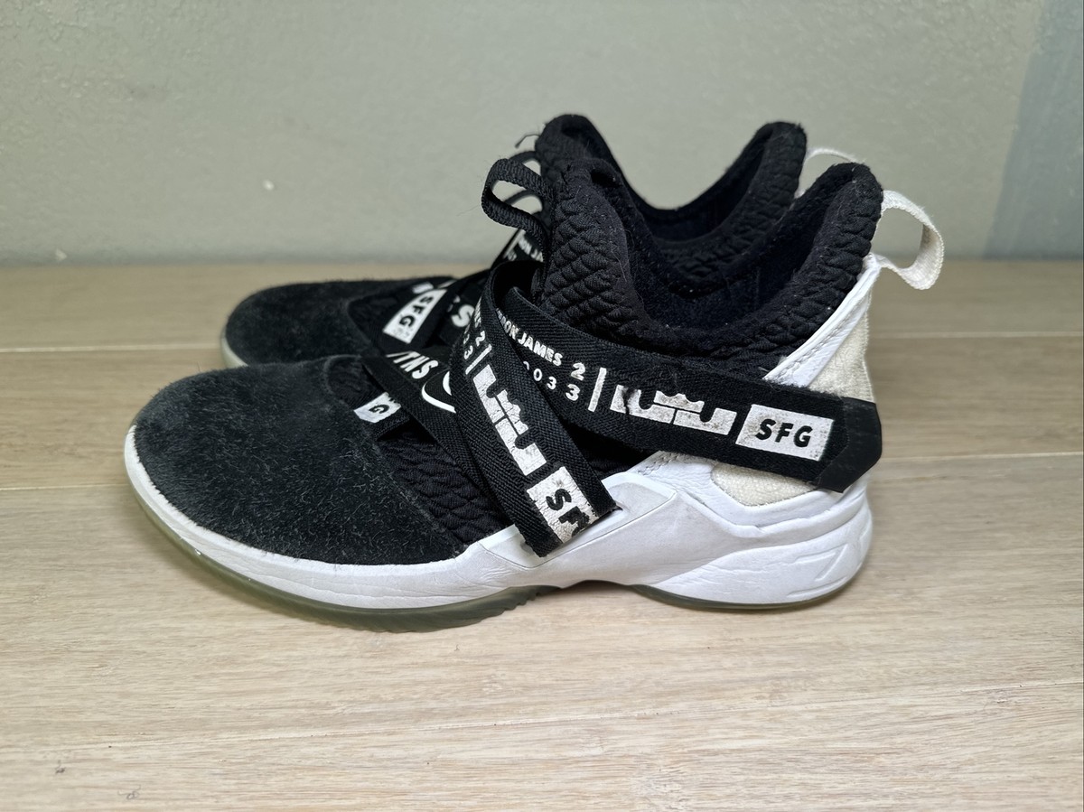 Nike LeBron Soldier 12 GS Witness Blk/white Size 6Y (AA1352 