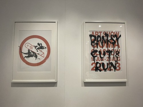 Banksy Cut And Run Opening Week Glasgow BAG, BOOK & SET OF 2 POSTERS - Picture 2 of 5