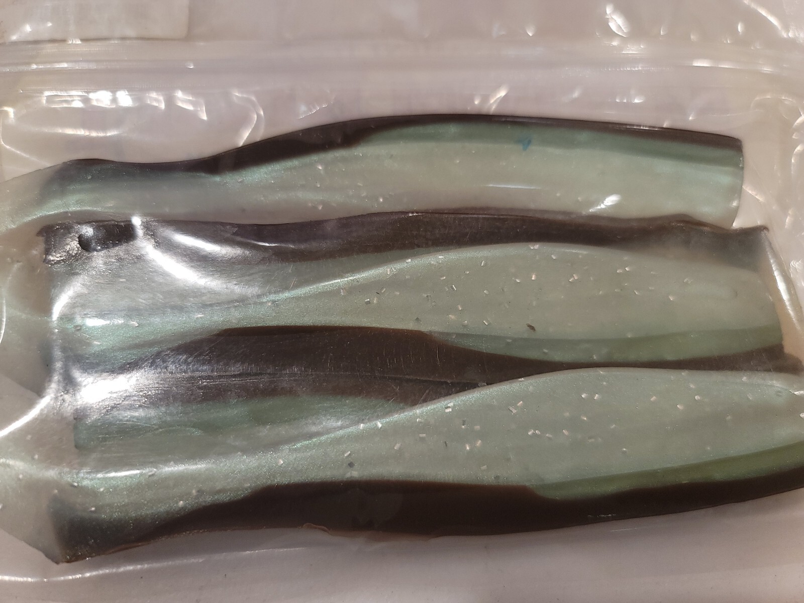 KUSTOM KRAFT PREMIUM #008 GREEN SMELT 5" HAND POURED SUPER SOFT SWIMBAITS 10PK - Image 4