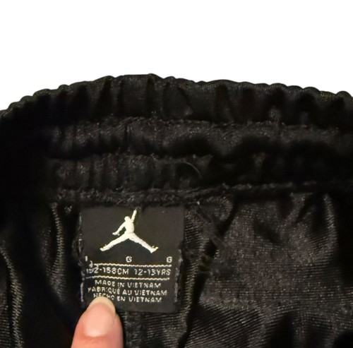 Jordan Solid Black Athletic Shorts w Pockets, boy's size large - Picture 3 of 5
