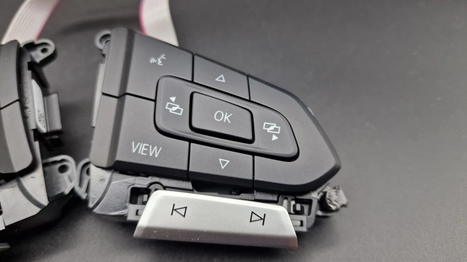 Volkswagen VW MK8 Steering Wheel Buttons Arteon Passat Golf T-Roc 3G0959442AE - Image 3 of 4