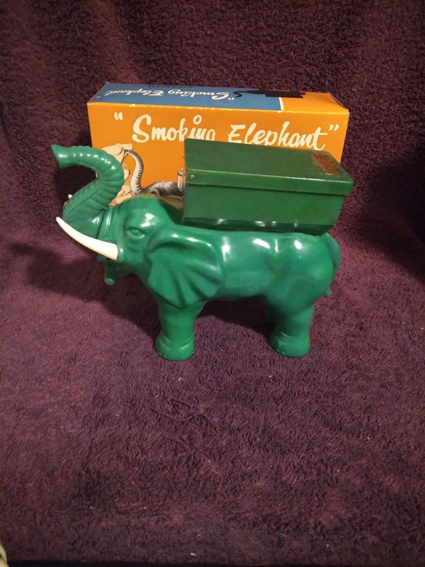 NOS VINTAGE PLASTIC SMOKING ELEPHANT CIGARETTE DISPENSER IN ORIGINAL BOX