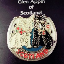 Glen Appin Scotland Scotty Dogs Horseshoe Good Luck Pin Badge on display card