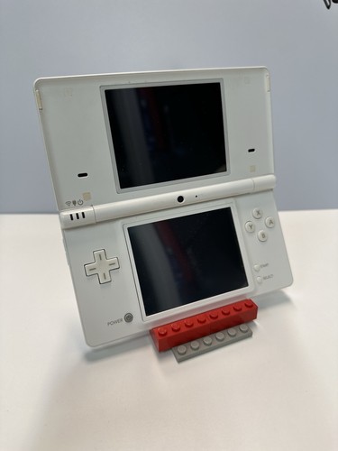 Nintendo DSi Konsole | Pokémon Black/White | Reshiram & Zekrom Edition | PAL - Picture 2 of 7