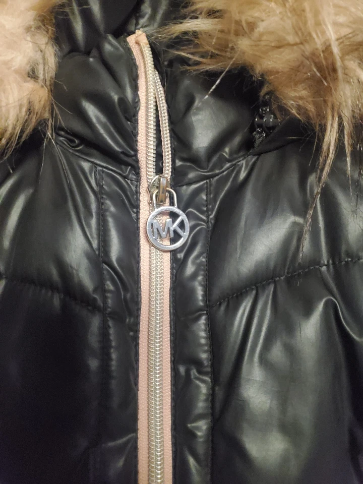 Michael Kors Girls Jacket. Size 10/12 - Image 2 of 4
