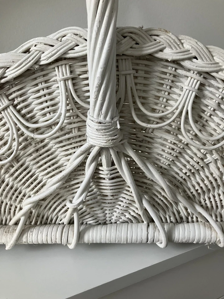 Vintage White Wicker Rattan Shabby Cottage Chic Magazine Rack 17x9.5x15 FABULOUS - Image 2 of 4