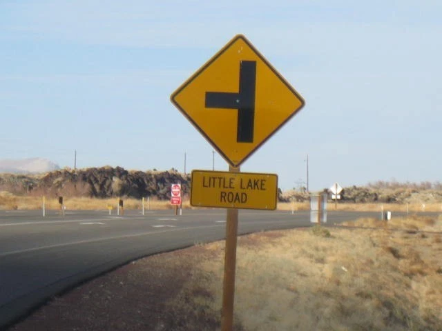 Little Lake Lodge Ghost Town Inyo County 395 HWY Power/Telephone & Surface Water - Image 3 of 4