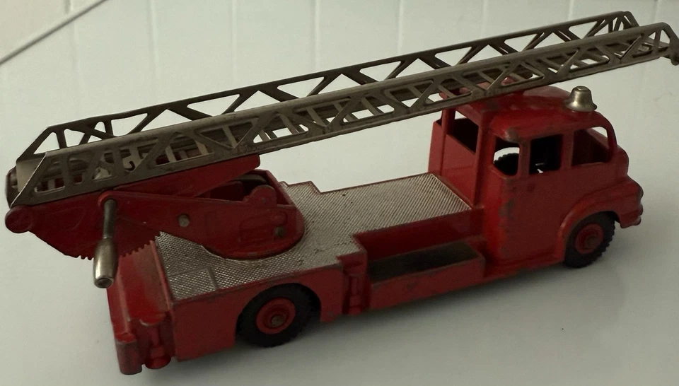 Dinky Supertoys #956 转盘消防逃生卡车 — 第 2/4 张图片