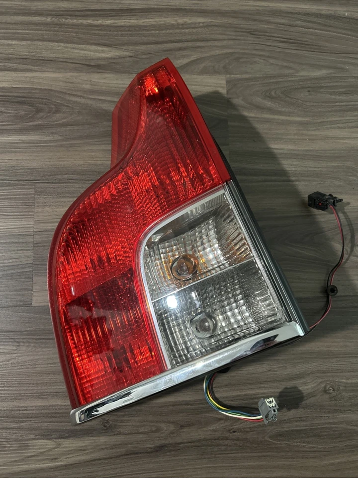 Conjunto de luces traseras Volvo XC90 2007-2013 lado del conductor izquierdo mano izquierda OEM Foto 2 de 4
