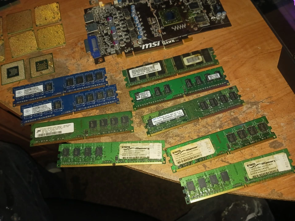 OLD PC PARTS FOR SCRAP GOLD - Image 3 of 4