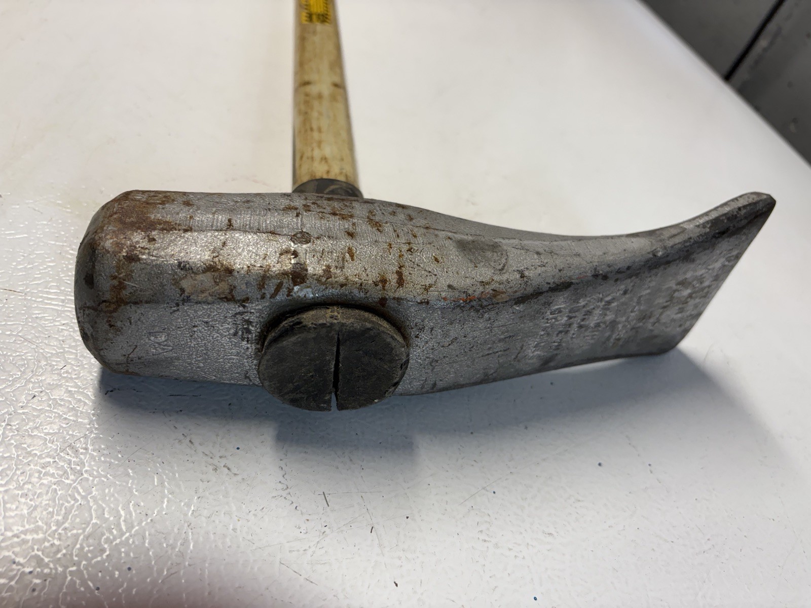 Ken-Tool TG11E 32" Fiberglass Duck Billed Bead Breaking Hammer 35429