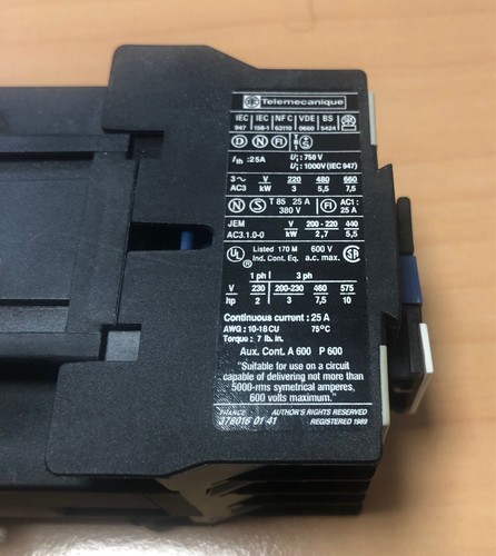 Telemecanique LC1-D12004 Contattore LC1D12004E7 48v 50/60Hz 5,5kW380/415V 7,5HP - Foto 2 di 4