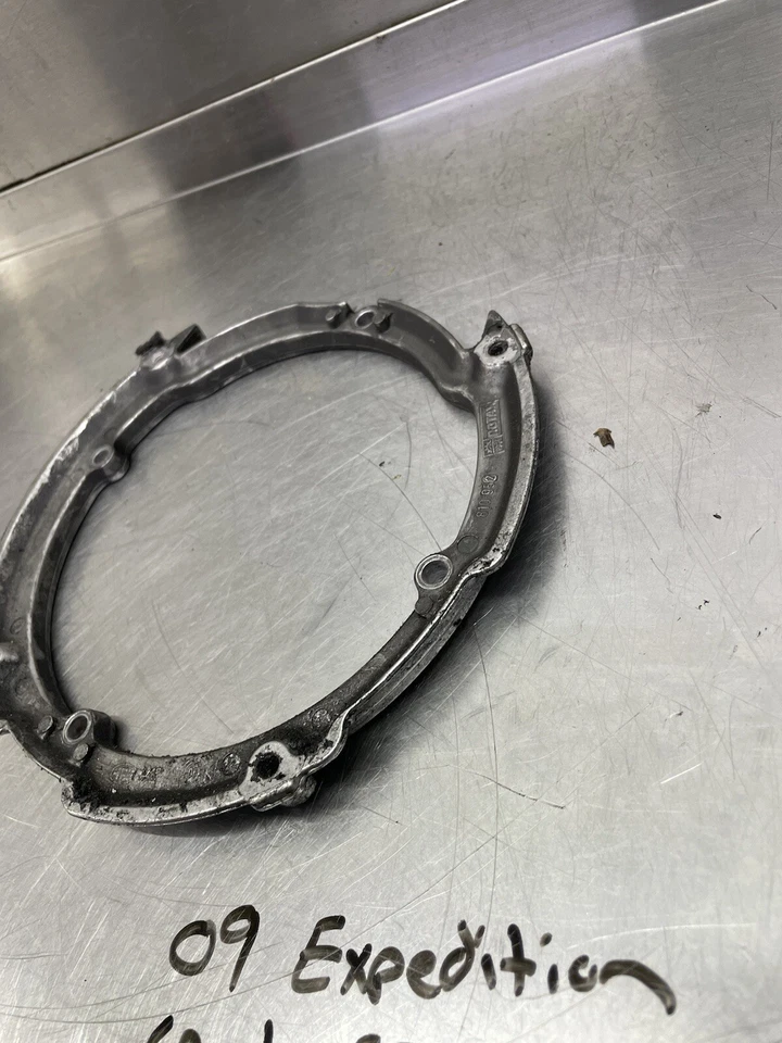 Brida de montaje de retroceso Ski Doo Skandic MXZ Summit GSX 550F 1998-11 OEM 420810955 Foto 3 de 4