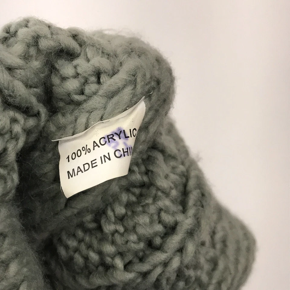 Gorro de invierno gris tejido con cable Neff con puños Foto 4 de 4