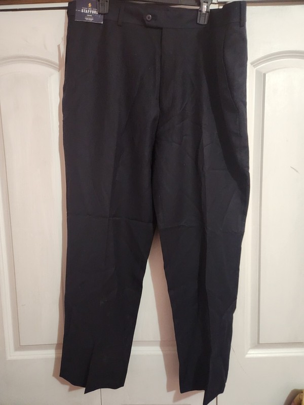 NWT Mens Stafford Classic Fit Dress pants, Navy, dz. 42X30