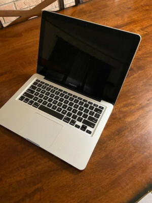 Apple MacBook Pro 13.3 inch Laptop - MD101LL/A (Mid 2012)