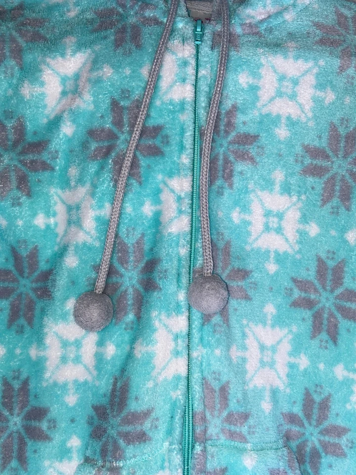 SO Aqua Gray White Snowflake Fleece One Piece Footless Pajamas Size Small - Image 3 of 4