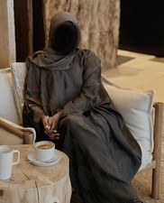 Hawaa Jacquard Silk Eid Print Batwing Mocha Abaya - Size 56 - RRP £70 - w/ Hijab