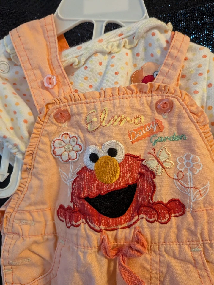 Mono con tirantes Sesame Street Elmo's World con camiseta interior a juego vintage 3/6 meses Foto 2 de 4