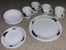 Vintage Corelle Black Orchid Dinnerware Service for 4 People 16 Pieces