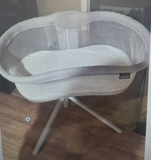 Halo BassiNest soothing swivel sleeper 3.0