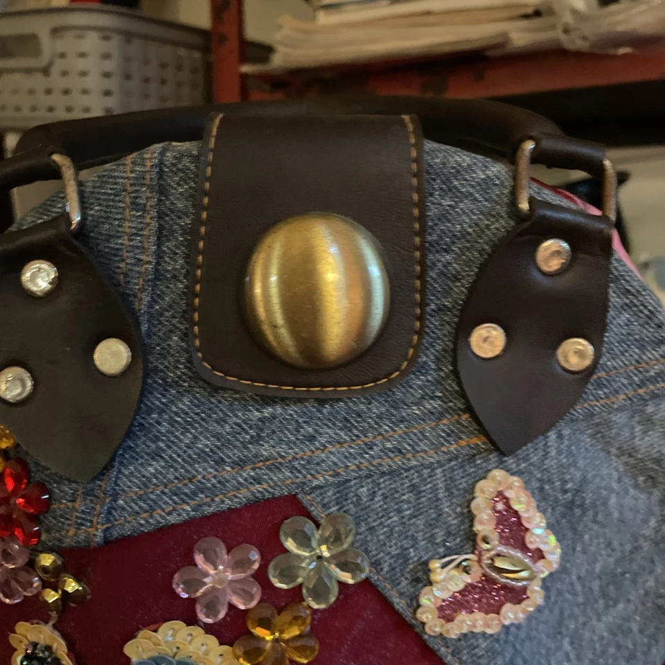 Cartera vaquera hecha a mano, asas de cuero. Único. Estrás, cuentas y lentejuelas., Foto 3 de 4