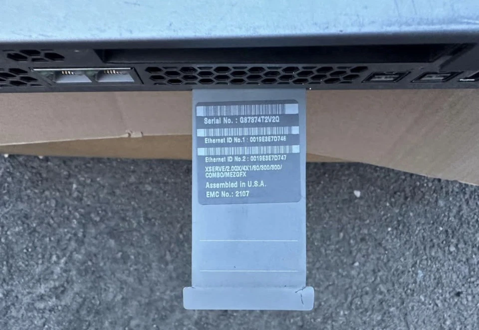 Apple Xserve 2.0 - Image 2 of 4