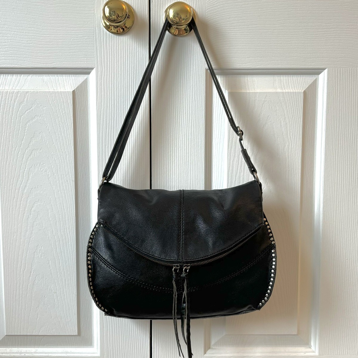 The Sak 100% Leather Crossbody/Shoulder Bag/Purse With Adjustable Strap  Black