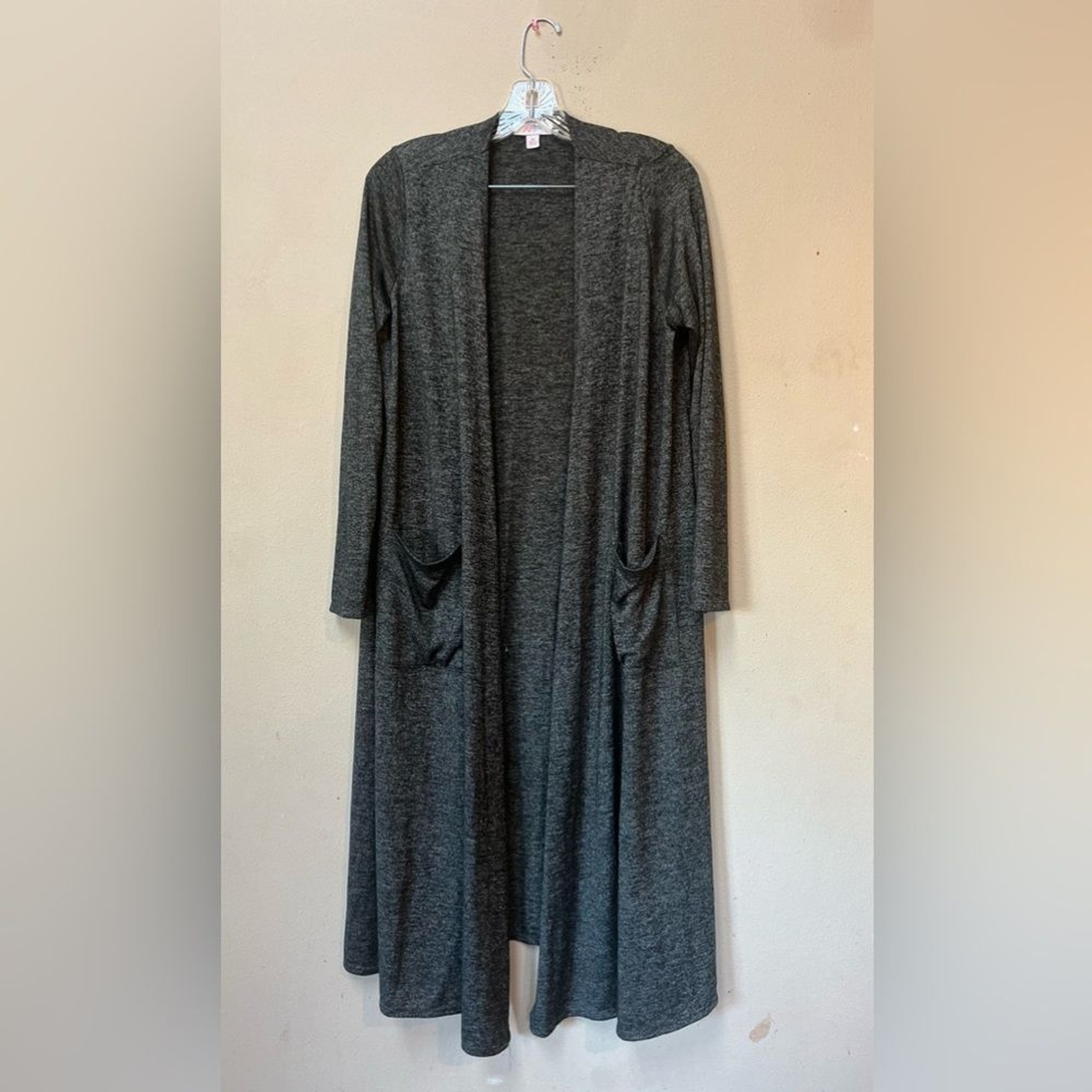 LuLaRoe Long Cardigan Duster Sweater Medium Gray Open Front Pockets Layering