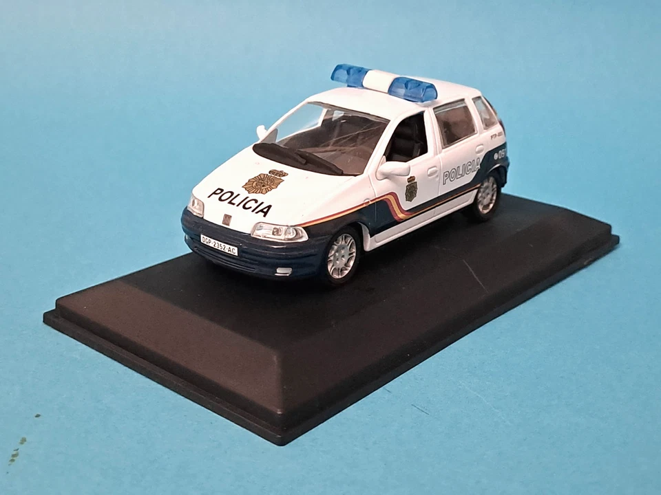 FIAT PUNTO (1993) - POLICIA - HONGWELL - 1:43 - Immagine 2 di 4