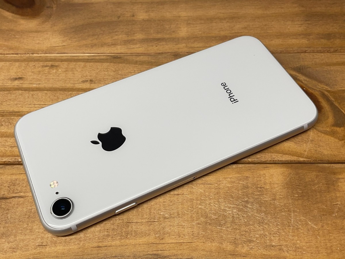 Apple iPhone 8 - 64 GB - Silver (Factory Unlocked) A1863