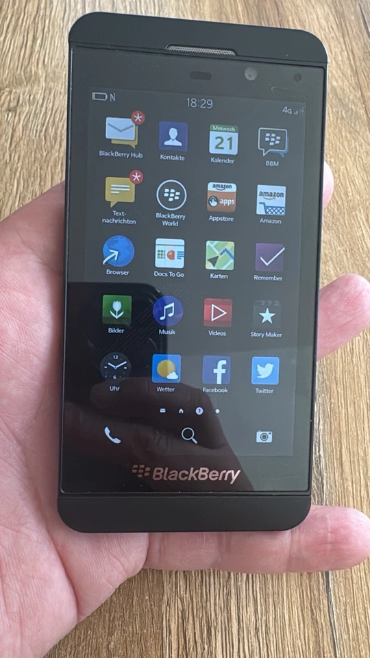 BlackBerry Z10 16GB Schwarz (Ohne Simlock) Smartphone Neuwertig !!! - Bild 3 von 4