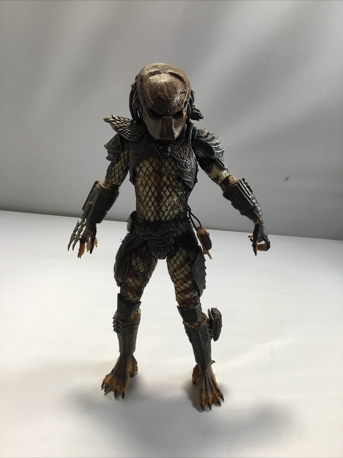 NECA City Hunter Predator Ultimate 7"" Action Figure 1:12 Scale Predators