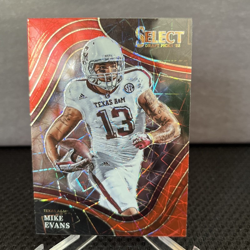 2022 Panini Select Draft Picks - Field Level Mike Evans #133 Red Lazer Prizm