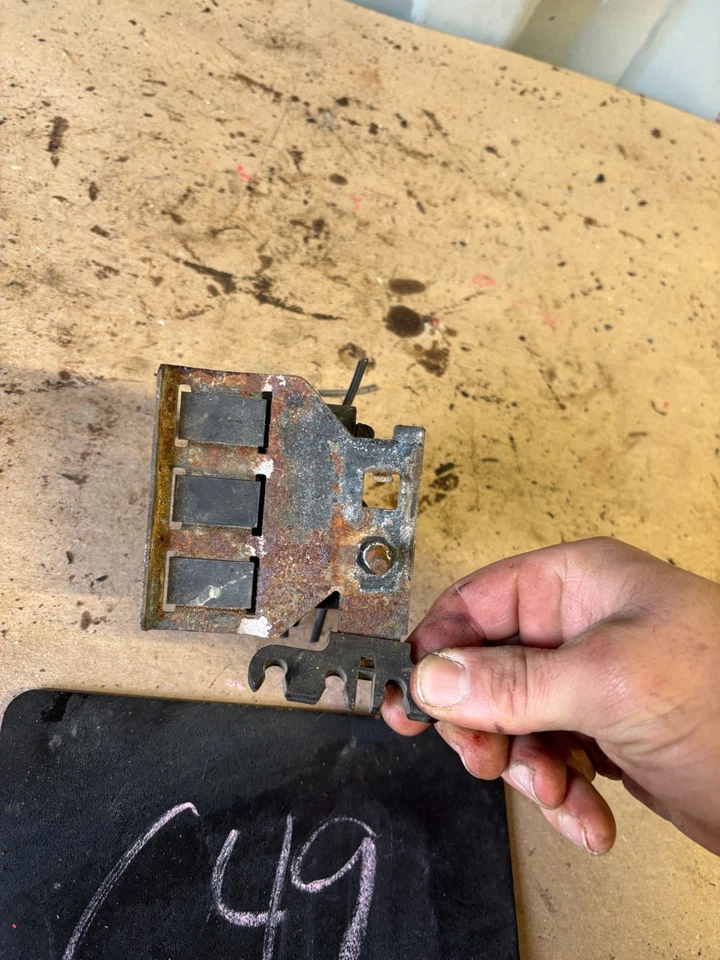 Dodge D150 W150 W250 1993 1991 1989 Ramcharger 318 360 motor smog piezas núcleo oe Foto 4 de 4