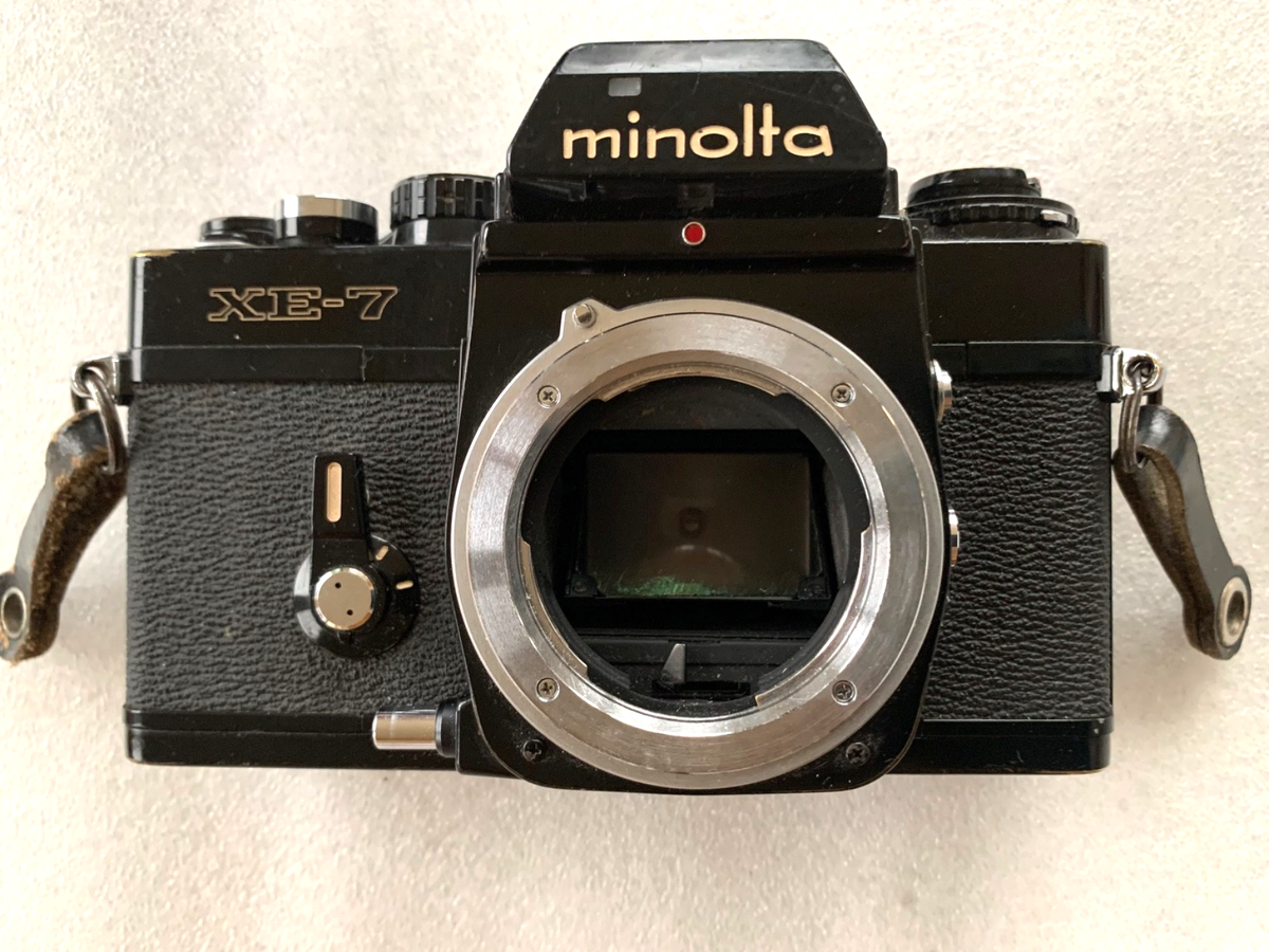 Minolta XE-7 35mm SLR Film Camera Body-The viewfinder is stained