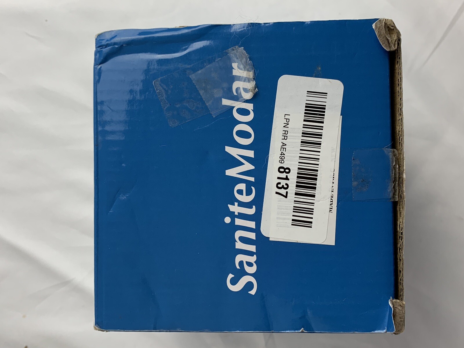 Desagüe de ducha SaniteModar 4 pulgadas con panel de orificio cuadrado extraíble