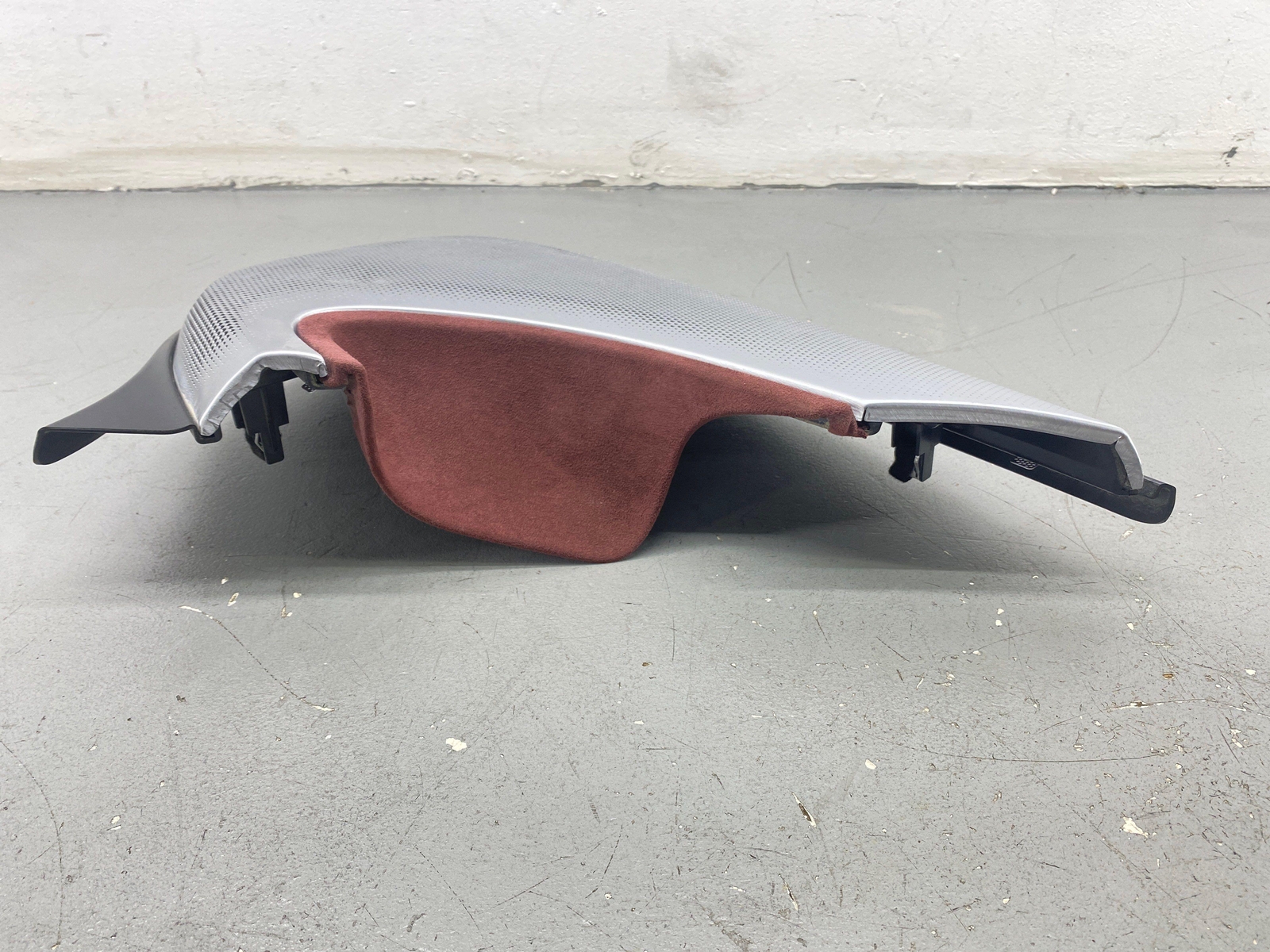 2020-2023 MCLAREN GT FRONT LEFT DOOR SPEAKER TRIM PANEL BAROLO RED 22NB147GP OEM