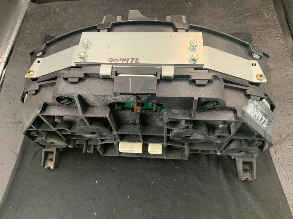 * Cuadro de instrumentos velocímetro Infiniti FX 2003 serie 3,5 L 118.946 millas AWD Foto 2 de 3