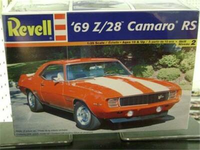 Revell Monogram 7457 '69 Camaro Z/28 RS model kit