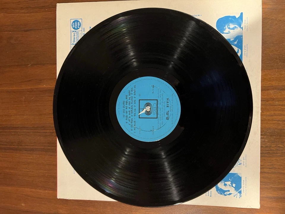 Hair~Original Israeli Cast Soundtrack LP in Hebrew VG+ 1970 (Israel) - Image 3 of 4